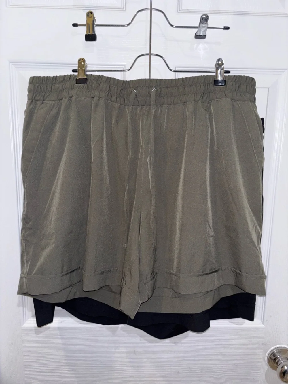 Mondetta Women's Moisture Wicking Woven Short with Pockets 3 pairs XXL - Picture 4 of 7